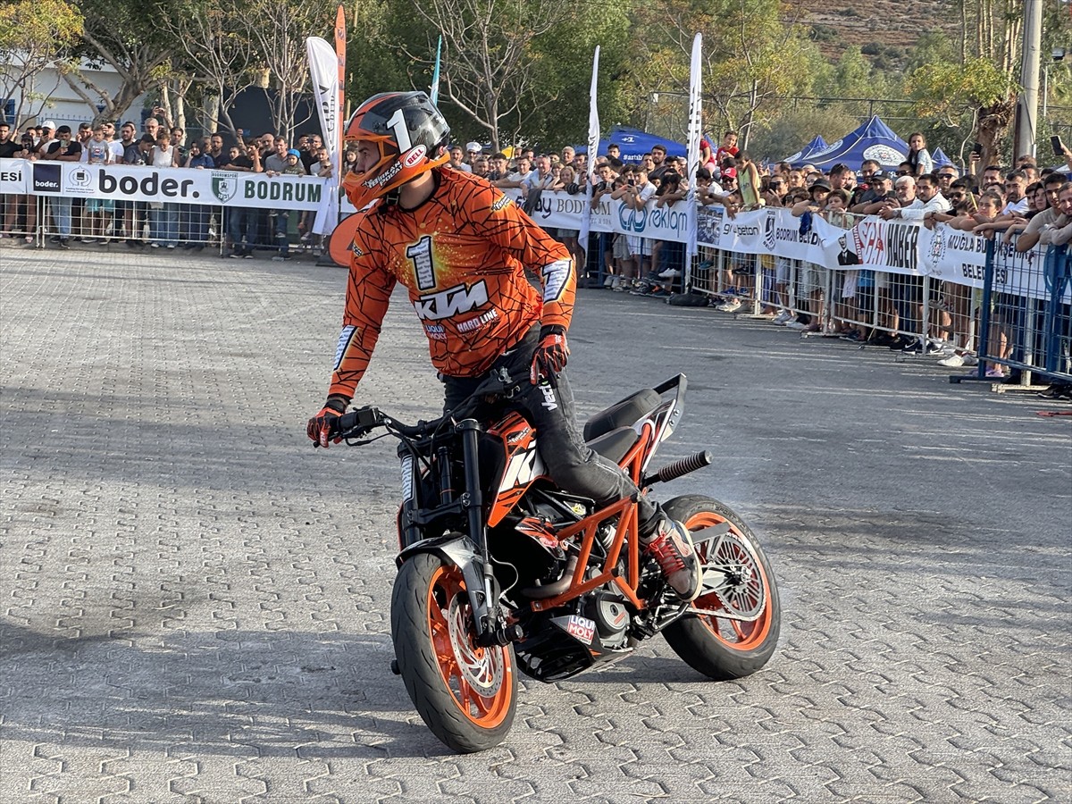 Muğla'da "Uluslararası Bodrum Motofest" sona erdi. Motosiklet akrobasi şampiyonu Birkan Polat da...