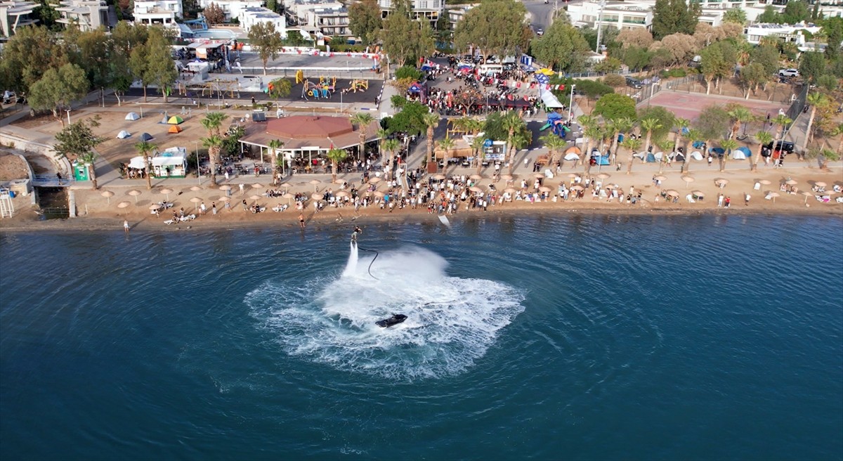 Muğla'da "Uluslararası Bodrum Motofest" sona erdi. Motosiklet akrobasi şampiyonu Birkan Polat da...