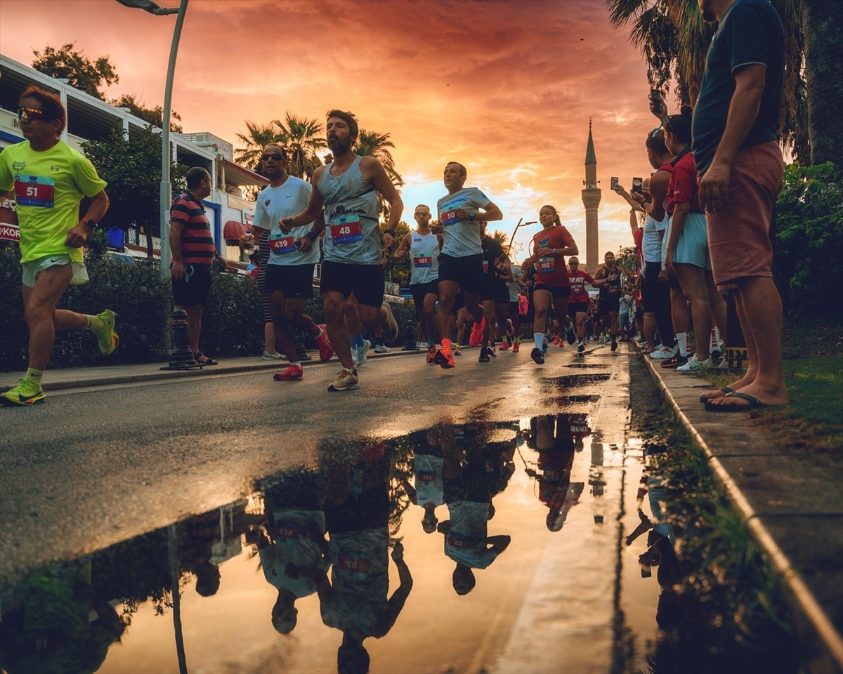 Muğla'nın Bodrum ilçesinde 7'incisi düzenlenen Intersport Asics Bodrum Yarı Maratonu koşuldu....