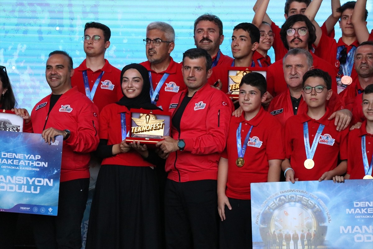 TEKNOFEST Yönetim Kurulu ve Türkiye Teknoloji Takımı Vakfı (T3 Vakfı) Mütevelli Heyeti Başkanı...