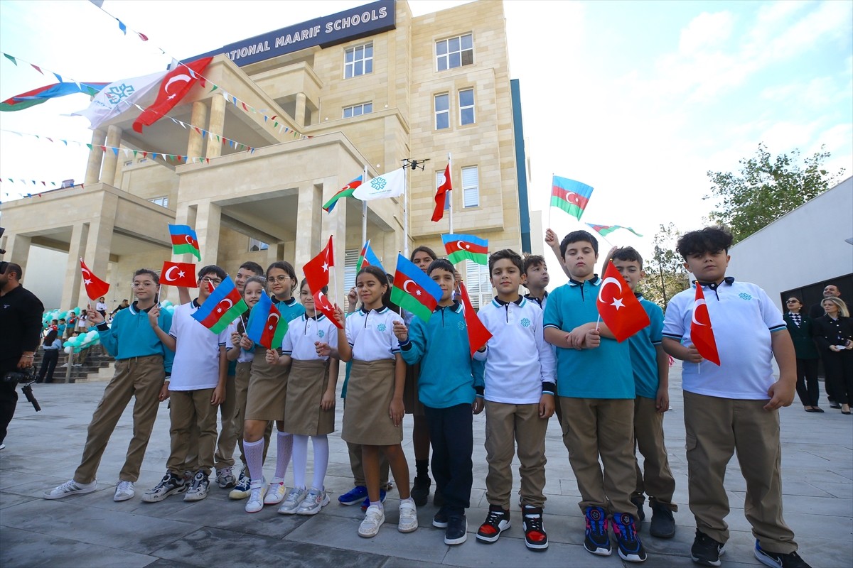 Azerbaycan Uluslararası Maarif Okulları'nın Bakü'de inşa edilen yeni kampüsü açıldı. 