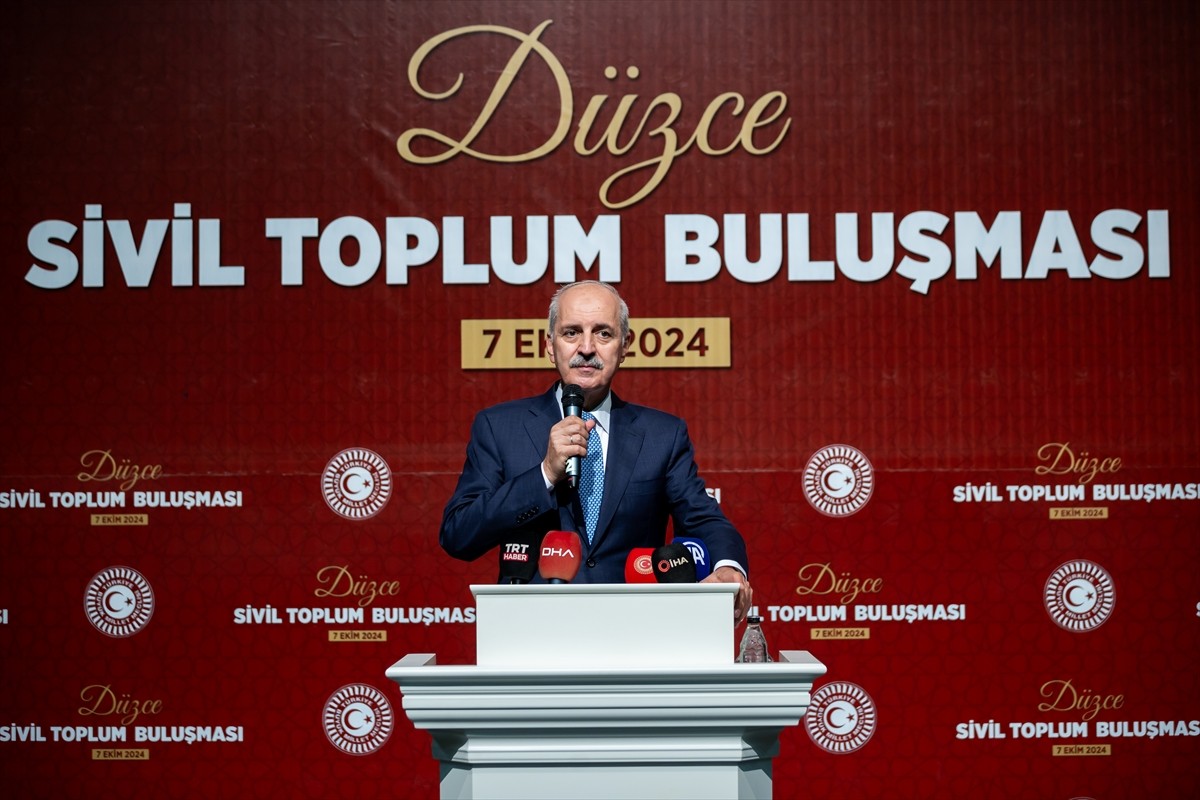 TBMM Başkanı Numan Kurtulmuş, Düzce Belediyesi Erol Güngör Kültür Merkezi'nde düzenlenen "Sivil...