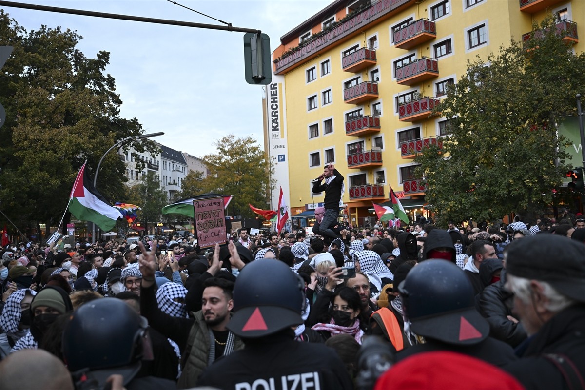 Almanya'nın başkenti Berlin'de İsrail'in Gazze'ye yönelik saldırılarının birinci yılı dolayısıyla...