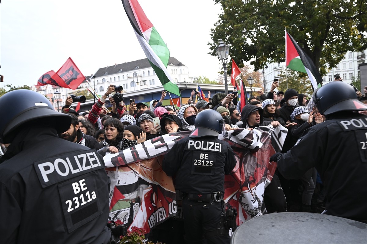 Almanya'nın başkenti Berlin'de İsrail'in Gazze'ye yönelik saldırılarının birinci yılı dolayısıyla...