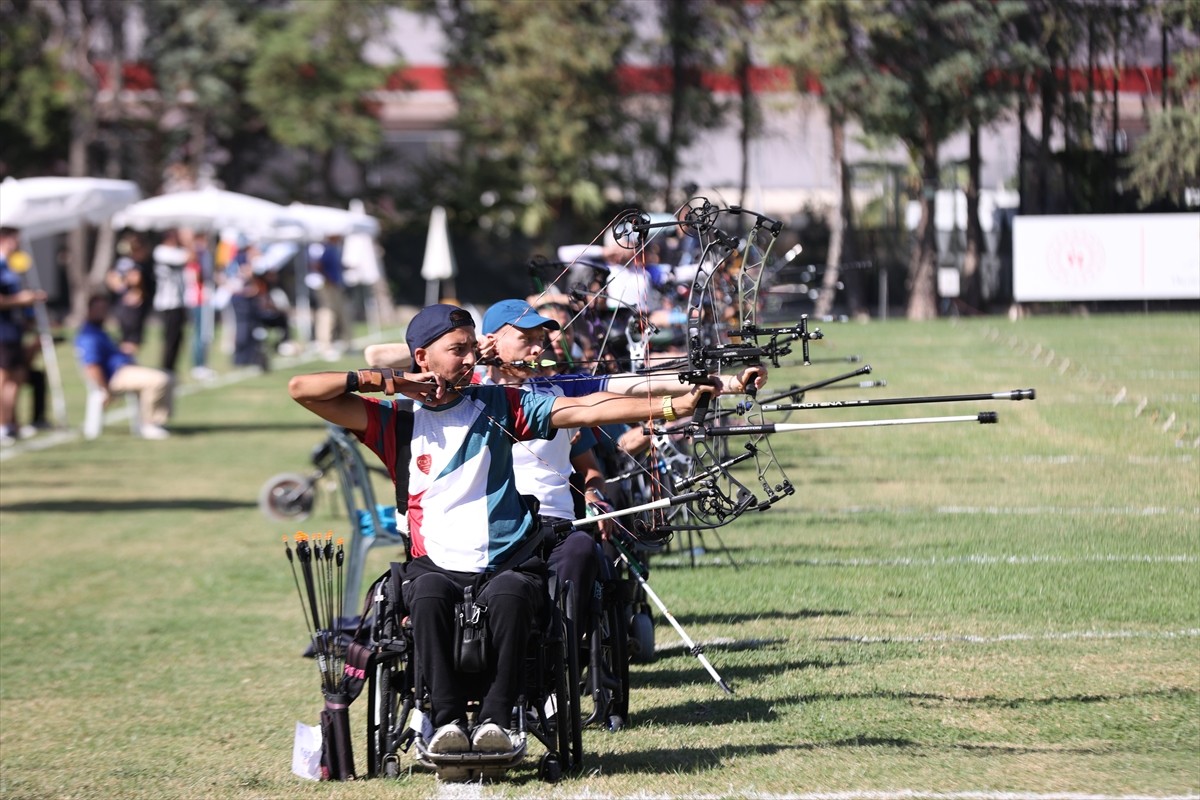 Antalya'da 20 kulüpten 46 sporcunun katılımıyla düzenlenen Para Okçuluk Türkiye Şampiyonası...