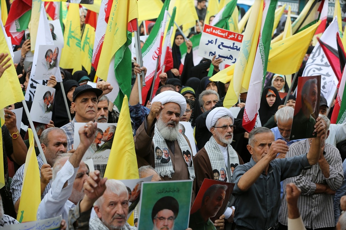 İran'ın başkenti Tahran'da İsrail'in Filistin ve Lübnan'a saldırılarını protesto ve Hizbullah ve...