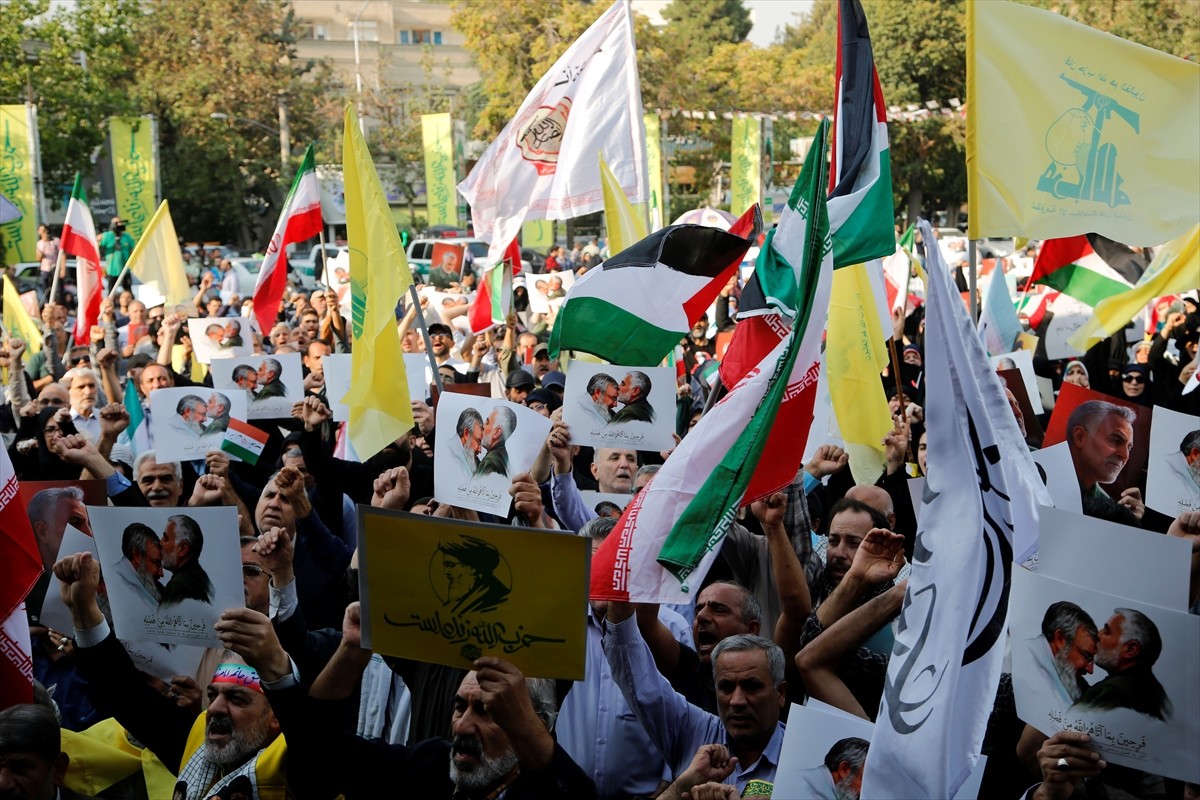 İran'ın başkenti Tahran'da İsrail'in Filistin ve Lübnan'a saldırılarını protesto ve Hizbullah ve...