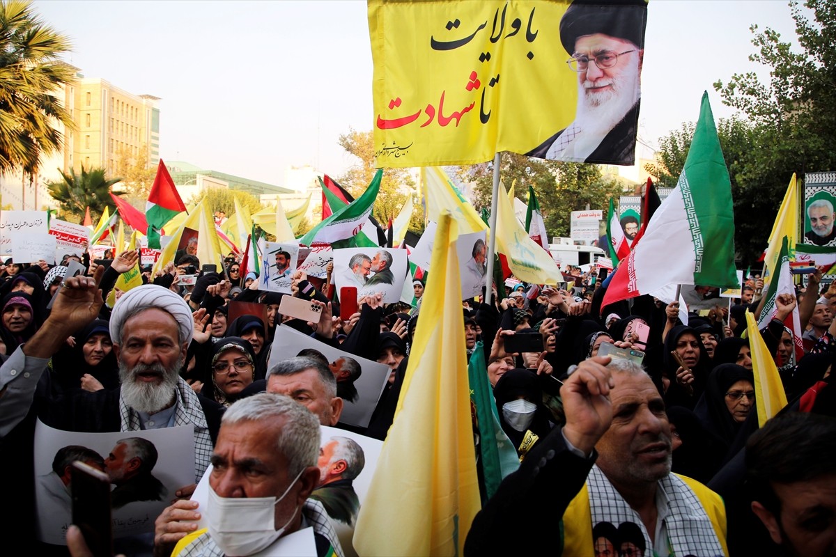 İran'ın başkenti Tahran'da İsrail'in Filistin ve Lübnan'a saldırılarını protesto ve Hizbullah ve...