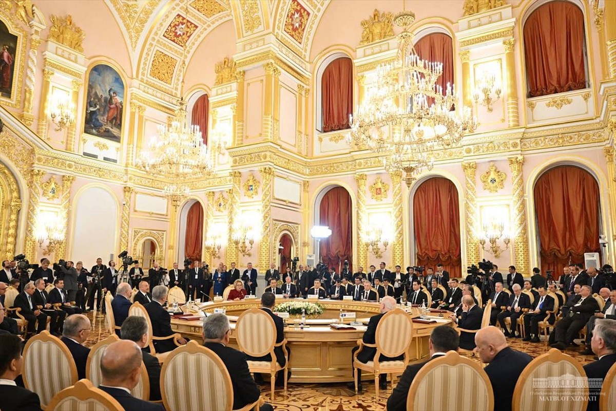 Özbekistan Cumhurbaşkanı Şevket Mirziyoyev (fotoğrafta), Rusya’nın başkenti Moskova’da düzenlenen...