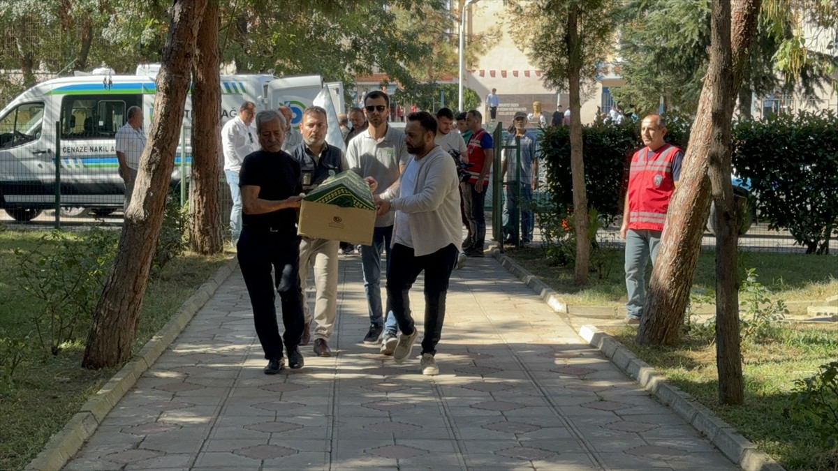 Tekirdağ'da cinsel istismara uğraması ve darbedilmesi sonucu kaldırıldığı hastanede hayatını...