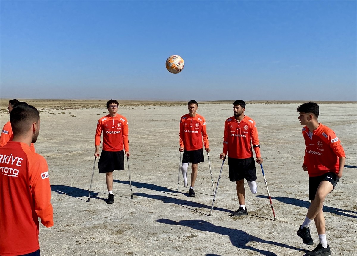 Ampute Milli Futbol Takımı, Seyfe Gölü Kuş Cenneti'ndeki kuraklığa dikkati çekti. Arnavutluk'taki...