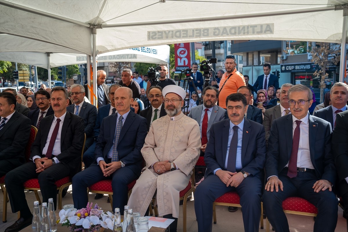 Ankara Valiliği ile İl Müftülüğü iş birliğinde yapımı tamamlanan Fidan Diyanet Gençlik Merkezinin...