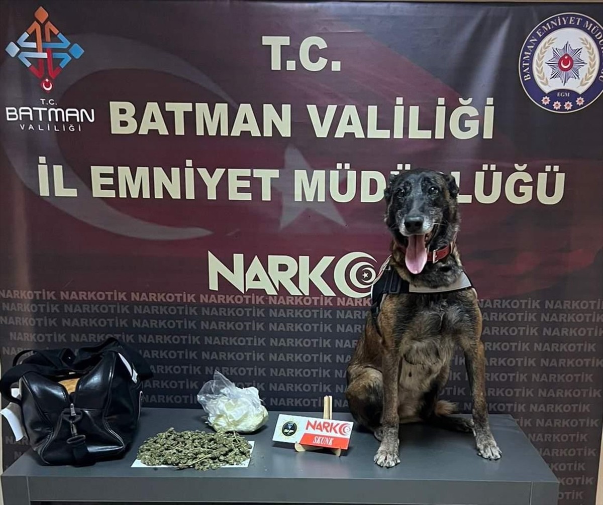 Batman'da yolcu otobüsünün bagajında 247 gram sentetik uyuşturucu ele geçirildi, gözaltına alınan...