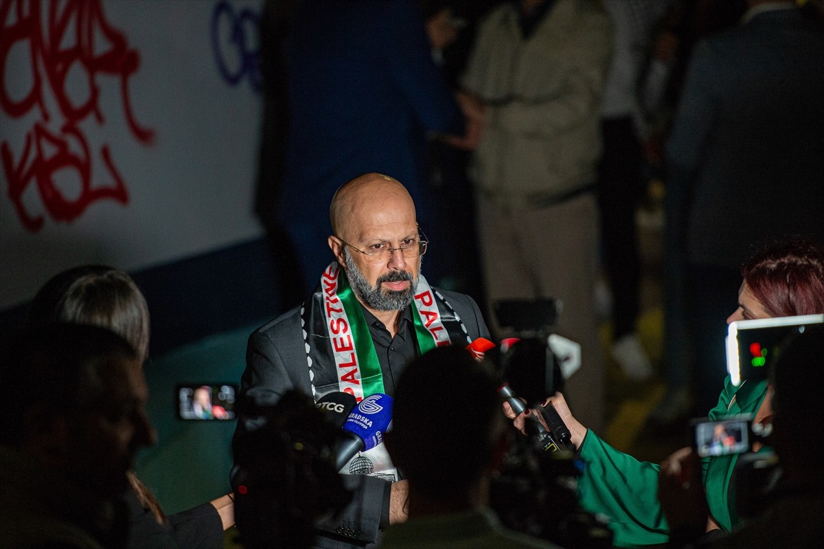 Karadağ'ın başkenti Podgoritsa'da, İsrail'in Gazze'de bir yıldır sürdürdüğü soykırım protesto...