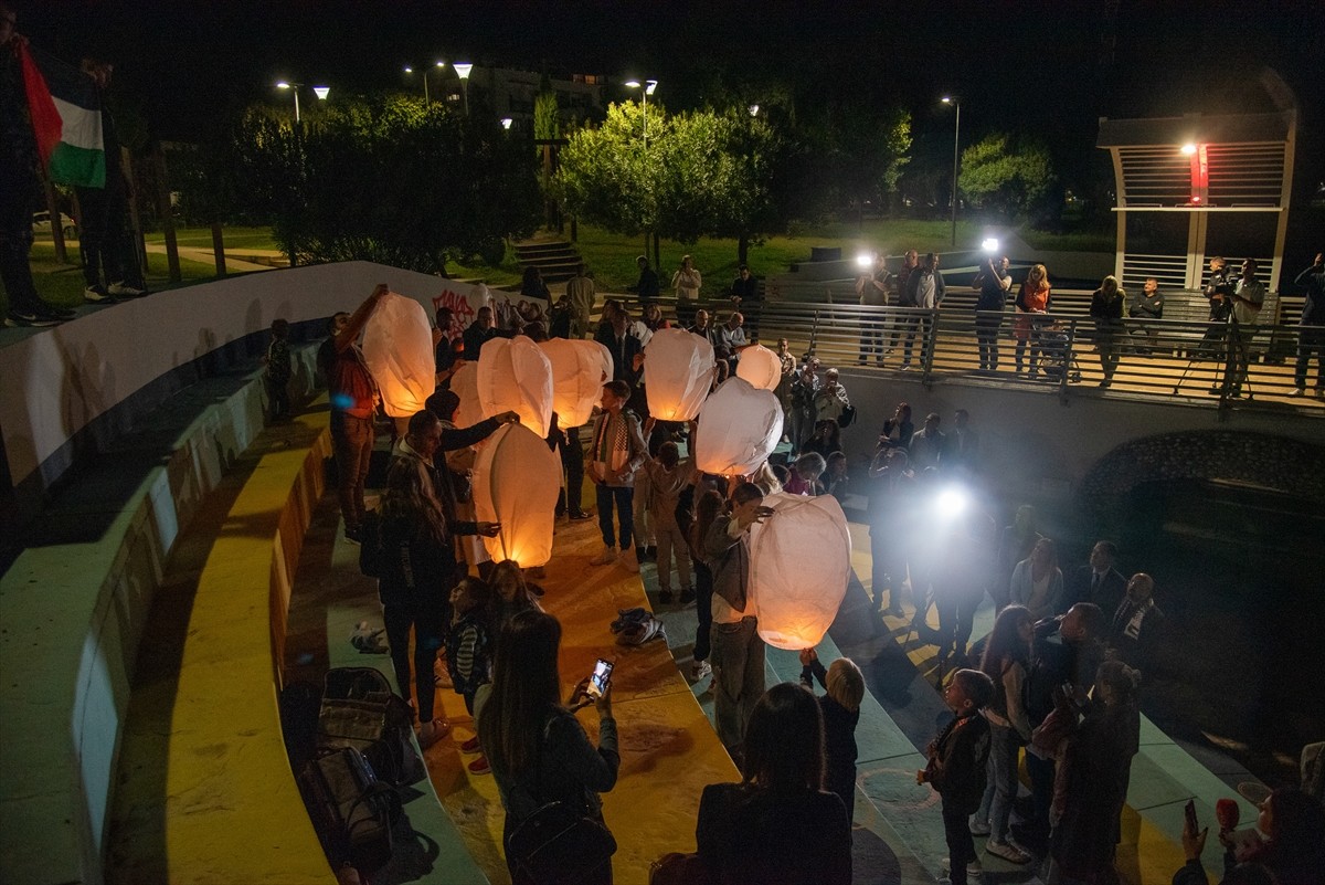 Karadağ'ın başkenti Podgoritsa'da, İsrail'in Gazze'de bir yıldır sürdürdüğü soykırım protesto...